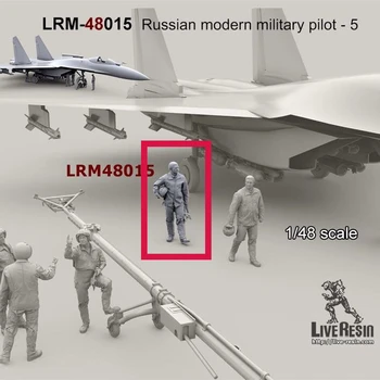Отлитая под давлением микросцена современного российского военного летчика-5 в масштабе 1/48 (без учета самолета) с самодельными неокрашенными игрушками для хобби GK